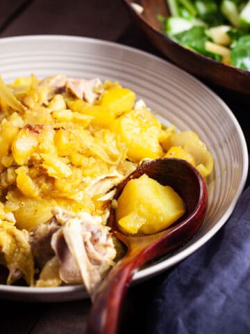 Slow Cooker Sweet Shallots Chicken and Potatoes