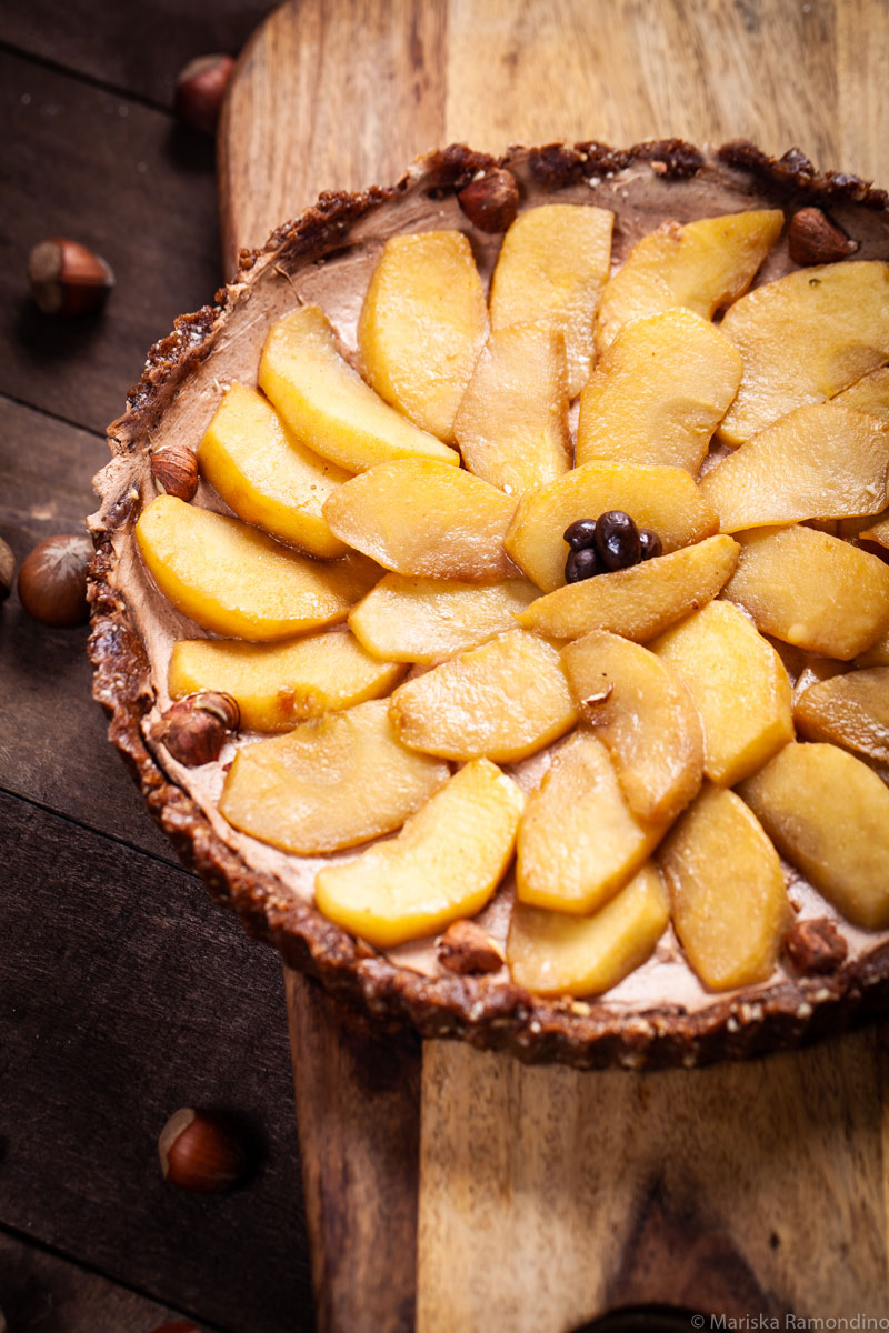 No Bake Mascarpone Fruit and Amaretto Tart with apples and hazelnuts