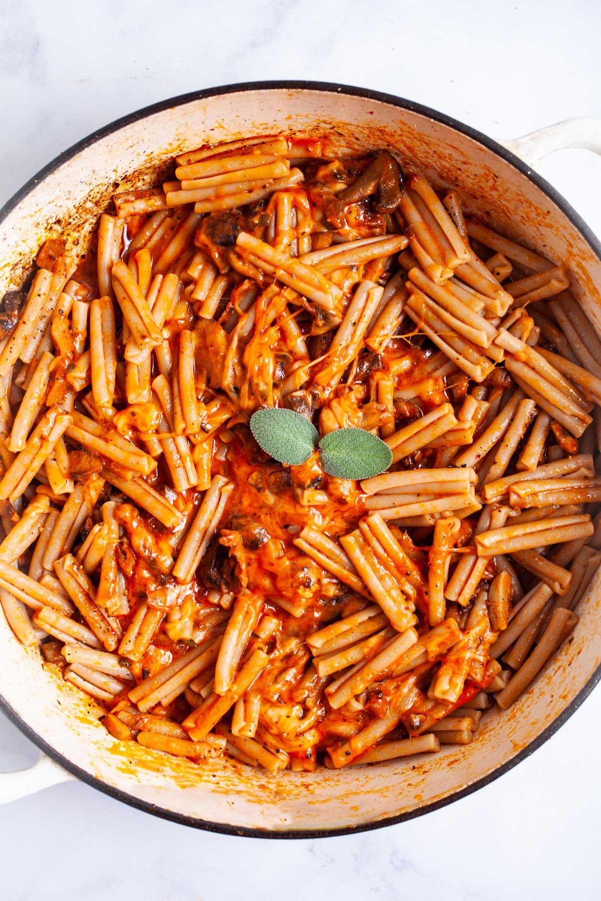 One pot with mushroom mozzarella pasta.