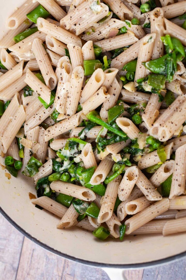 Easy Spinach Garlic Pasta With Peas My Chef's Apron